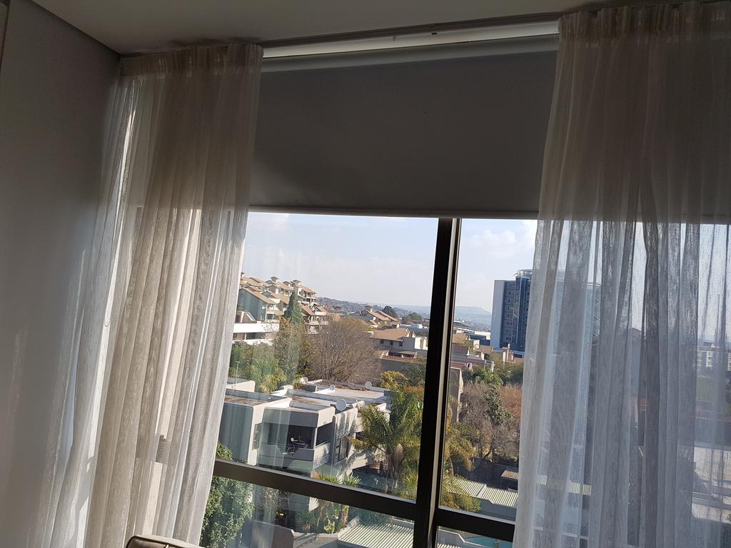 615 Sandton Skye Йоханнесбург Экстерьер фото